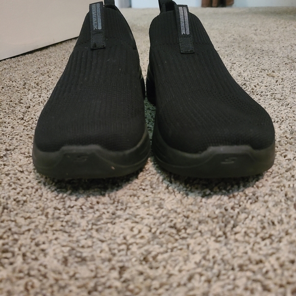 Skechers slip on shoes - Picture 3 of 4